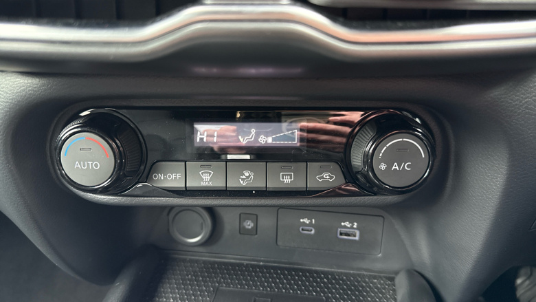 Nissan Juke 1.0 DiG-T N-Connecta 5dr DCT Petrol Hatchback